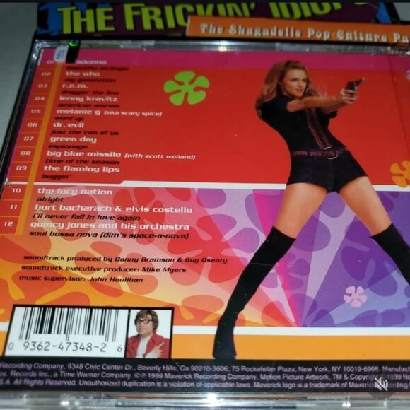 Austin Powers The Spy Who Shagged Me Movie Retailer Unused Backpack w/All Extras - Picture 10 of 10